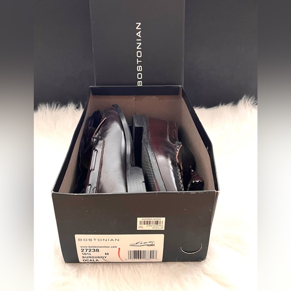 Men's Bostonian Burgundy Ocala Tasseled Loafers - Picture 1 of 4